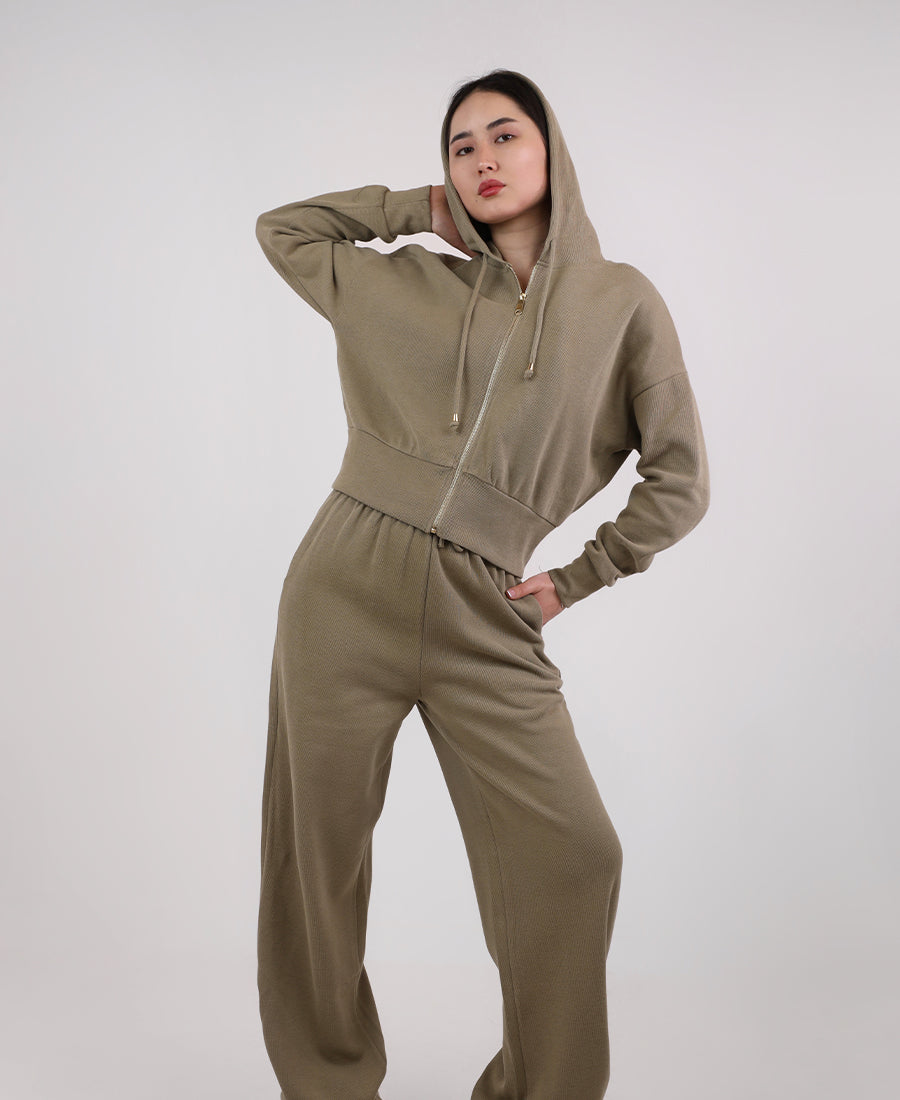 Training jacket with a hat and straight-cut trousers