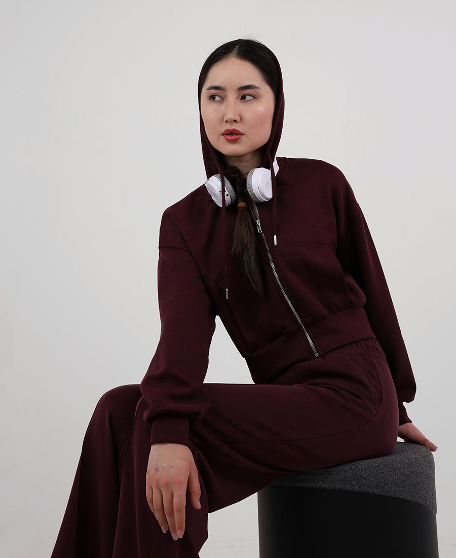 Cropped sweatshirt with zipper and hood