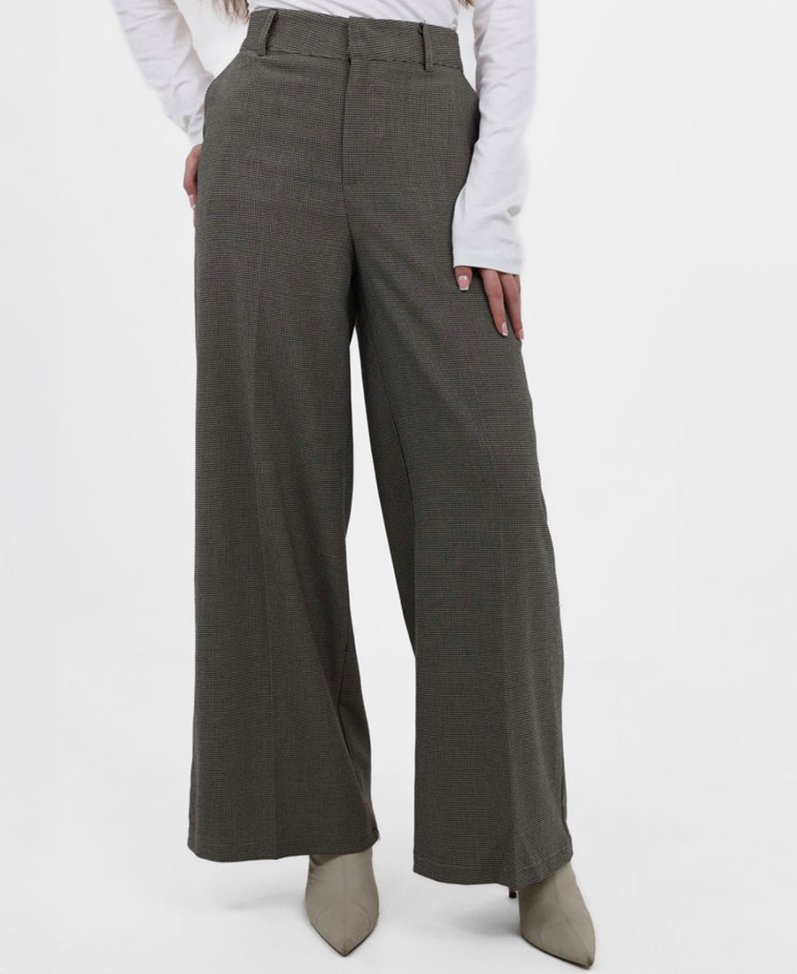Black-gray checkered straight trousers