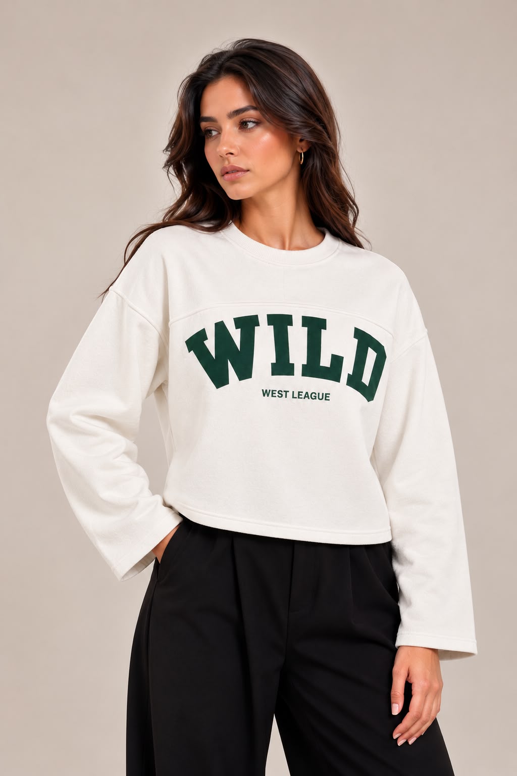 White oversized blouse "WILD WEST LEAGUE" in olive green and "98" on the back