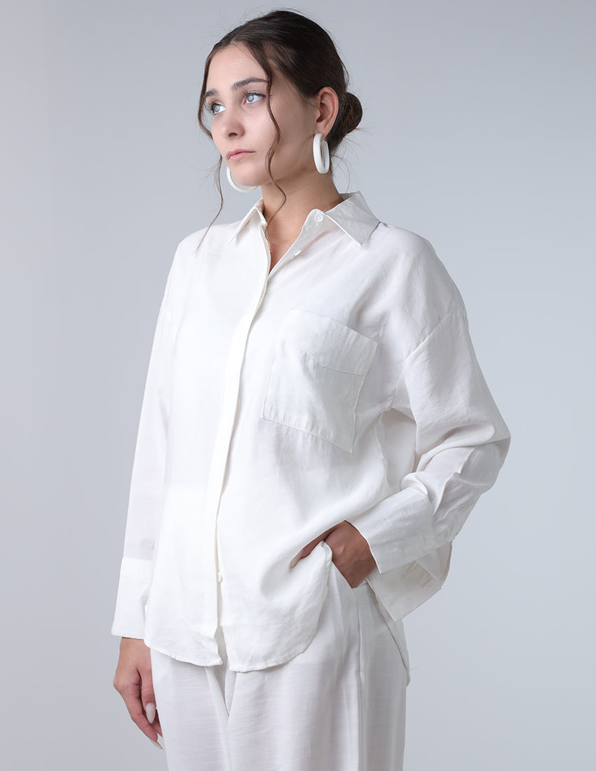 Oversized shirt with side pocket