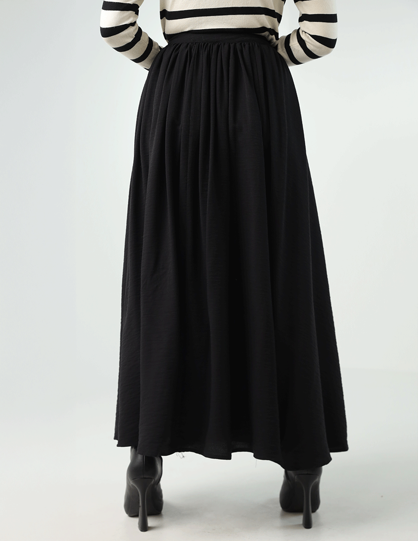Long pleated flowy skirt