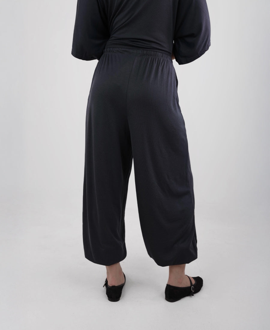 Sweatpants with elasticated waist