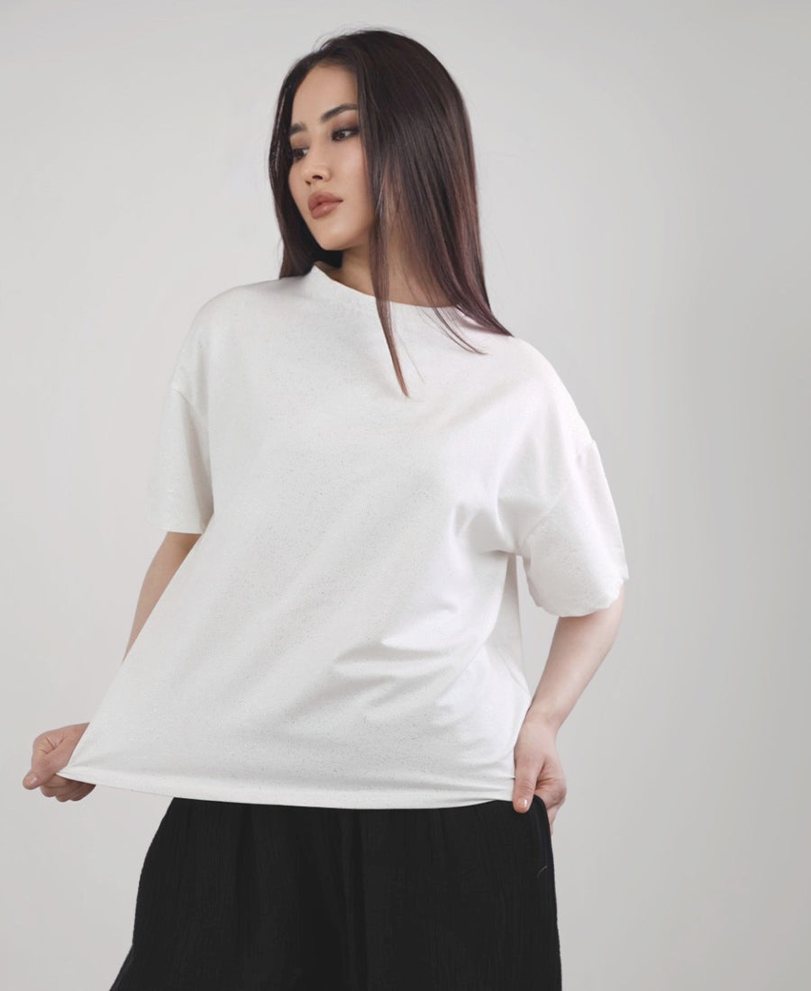 Shiny white oversize T-shirt