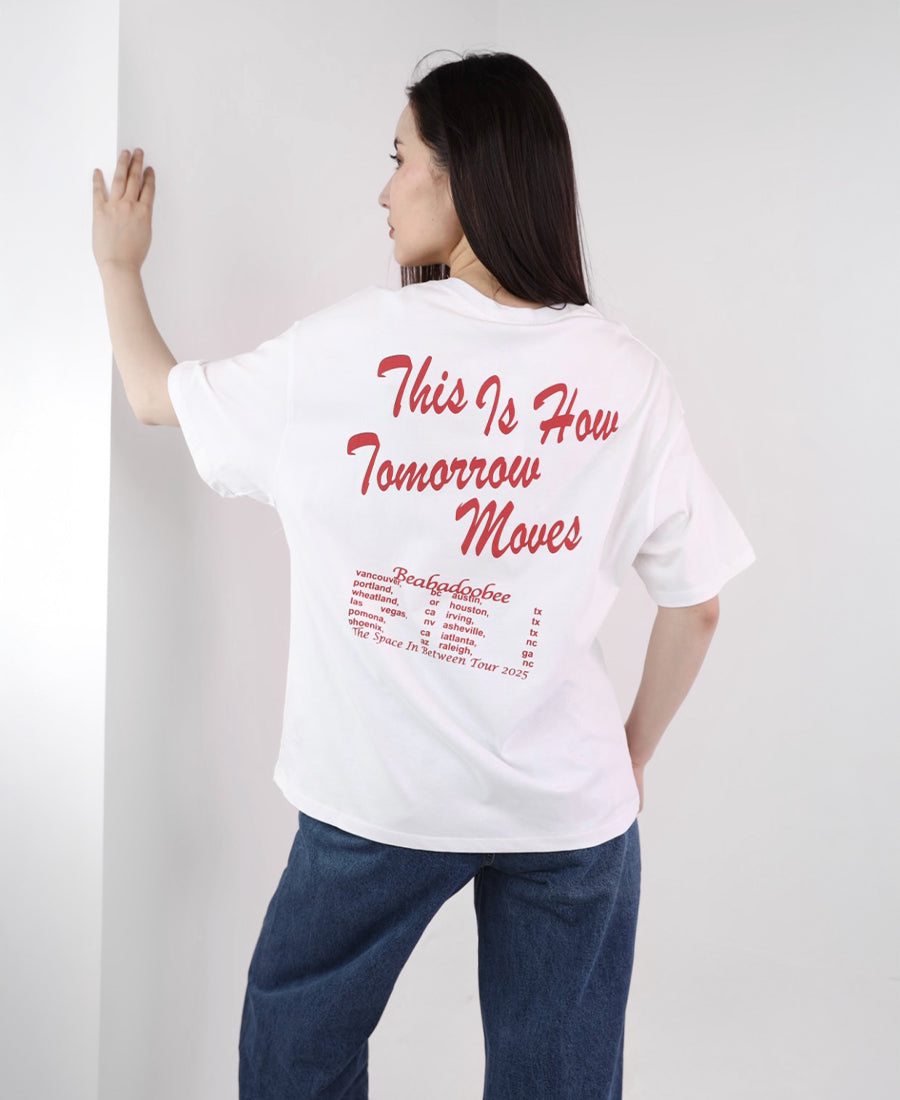 Red star girl over size T-shirt with writing on the back