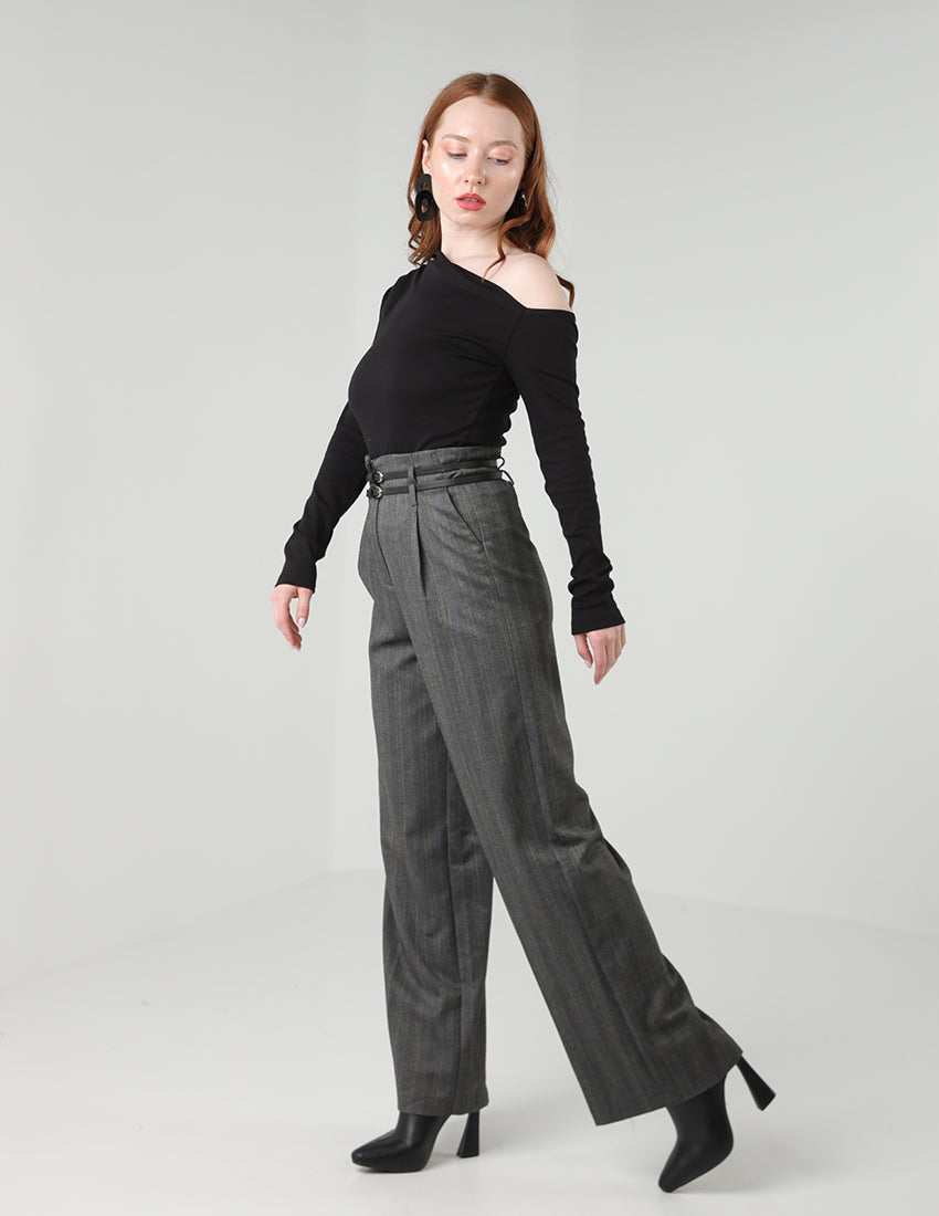 High-waisted straight-leg pants with a belt