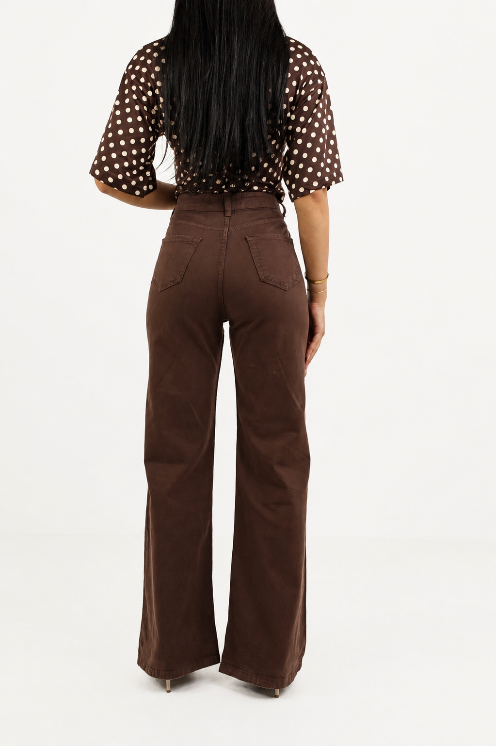 Brown straight-leg jeans