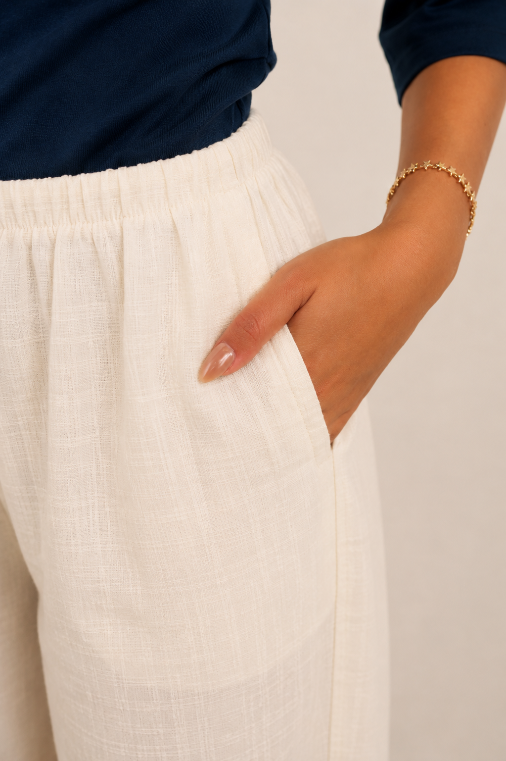 Aladdin's white pants