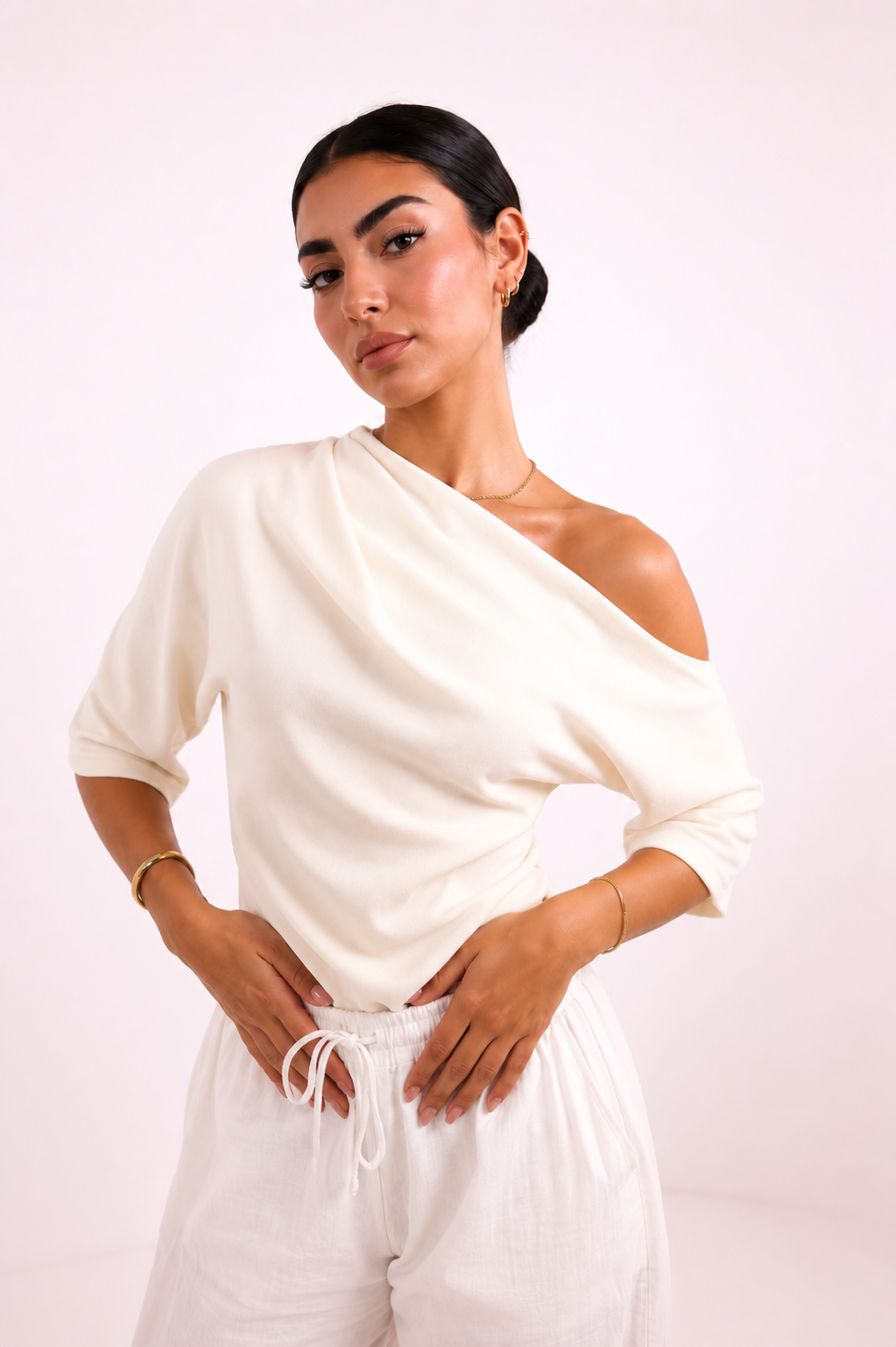 Wide neckline blouse with one shoulder