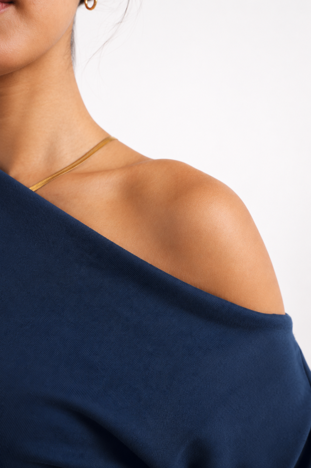 Wide neckline blouse with one shoulder