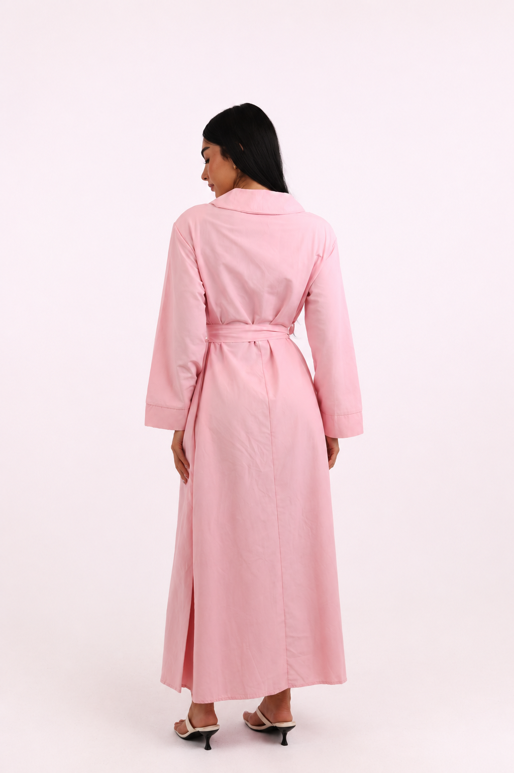 Long asimetrico collar dress with sleeves and a tie waist