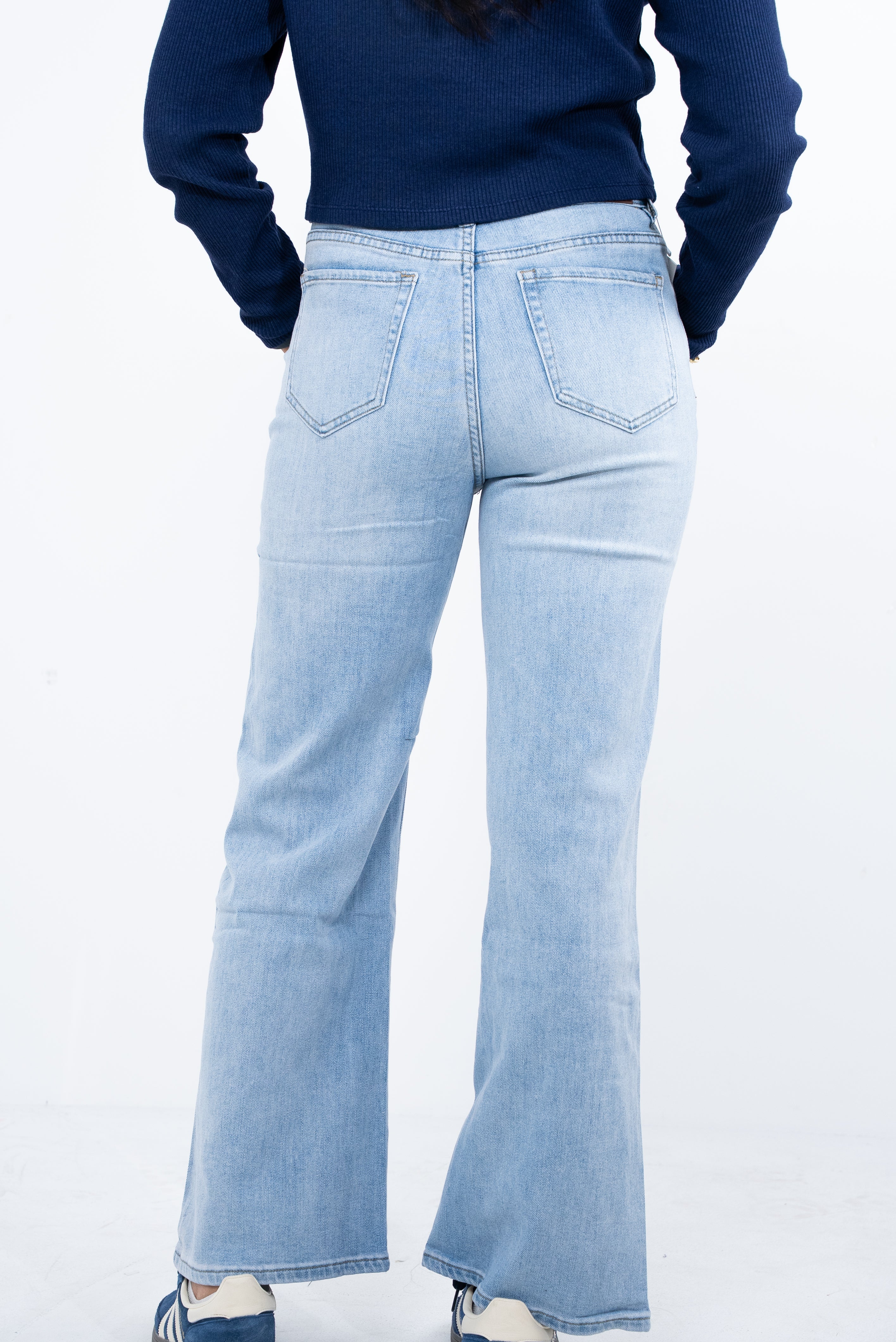 Light blue straight cut jeans