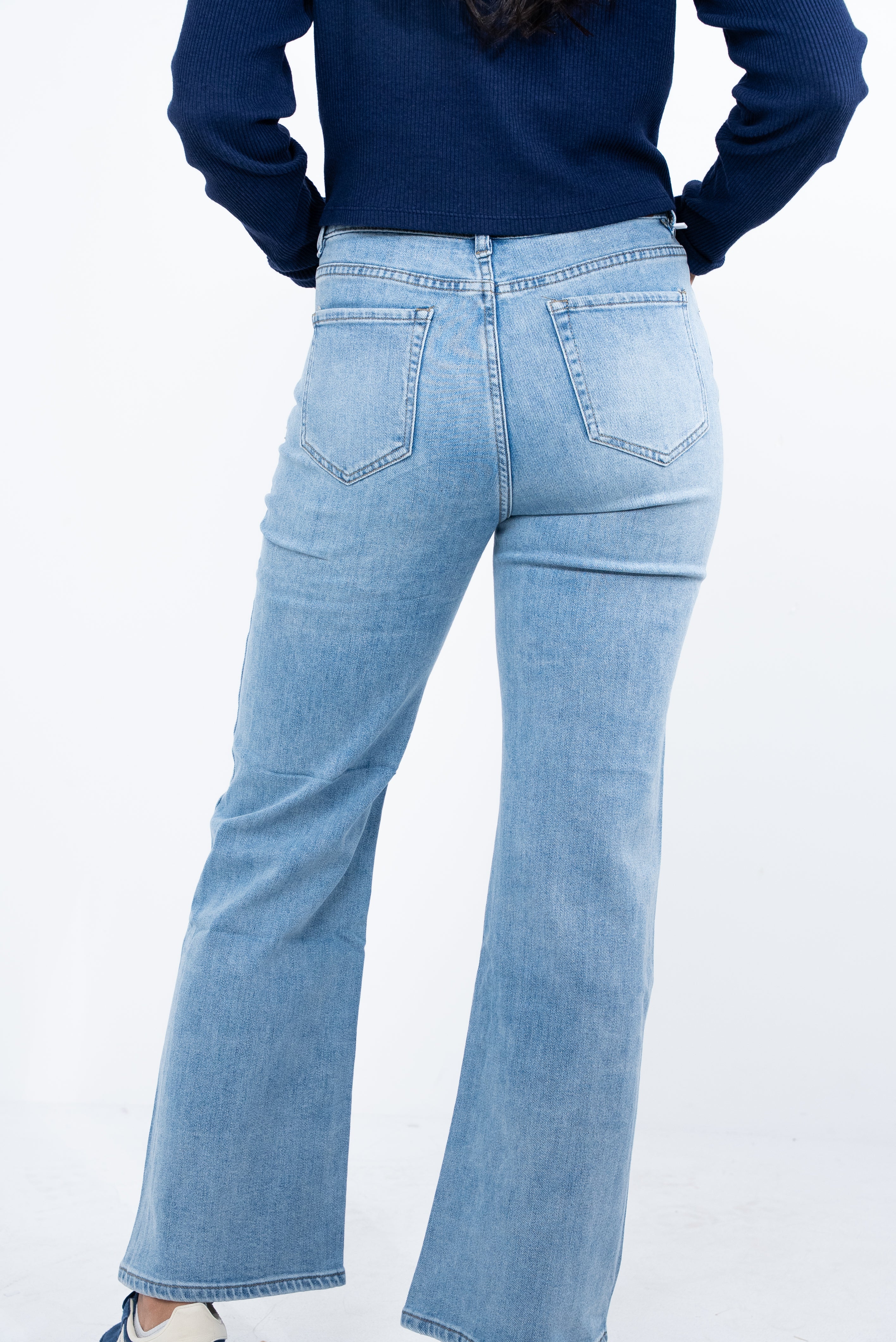 Midwest light blue straight-leg Lycra jeans