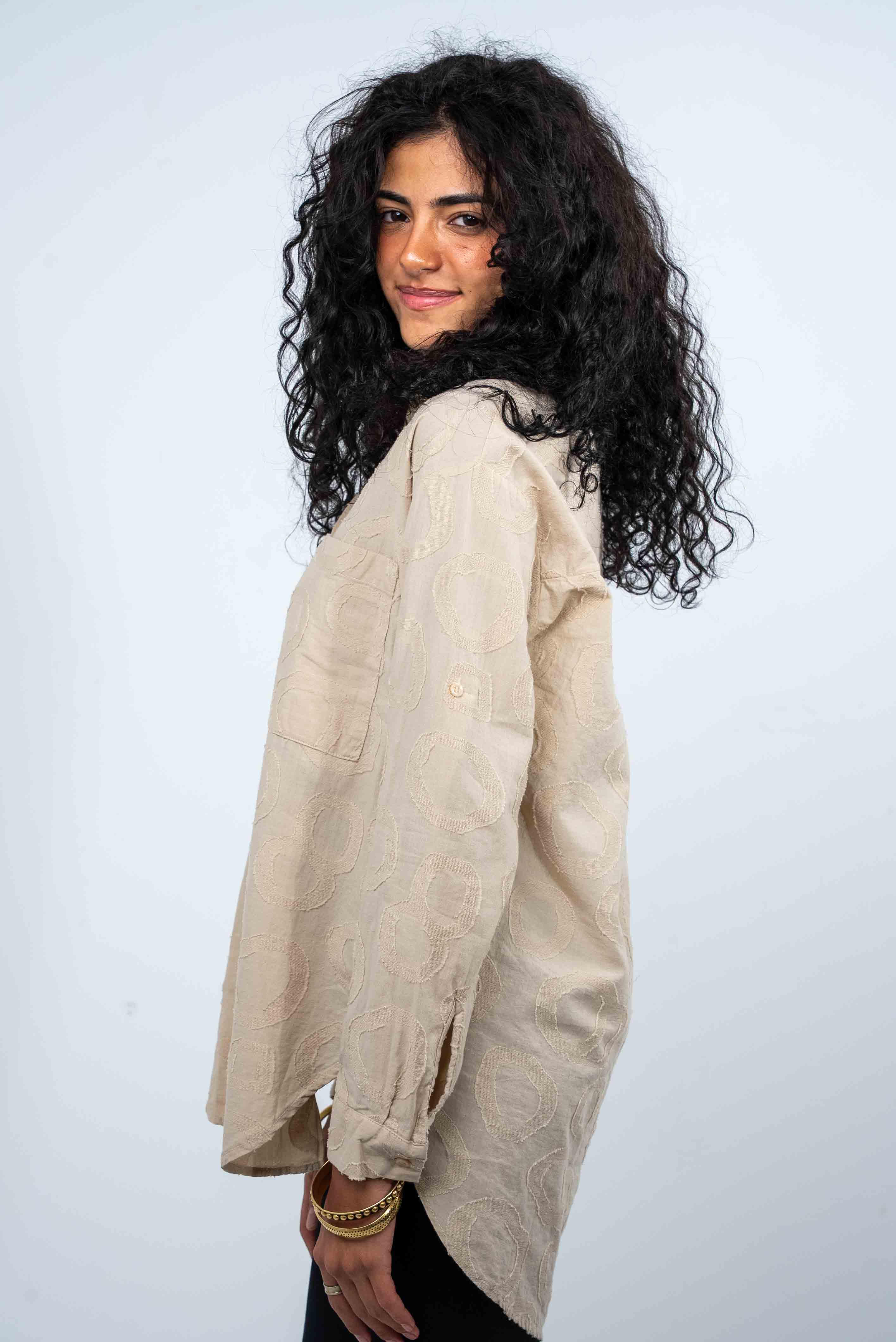 Oversized white shirt with raised rose embroidery