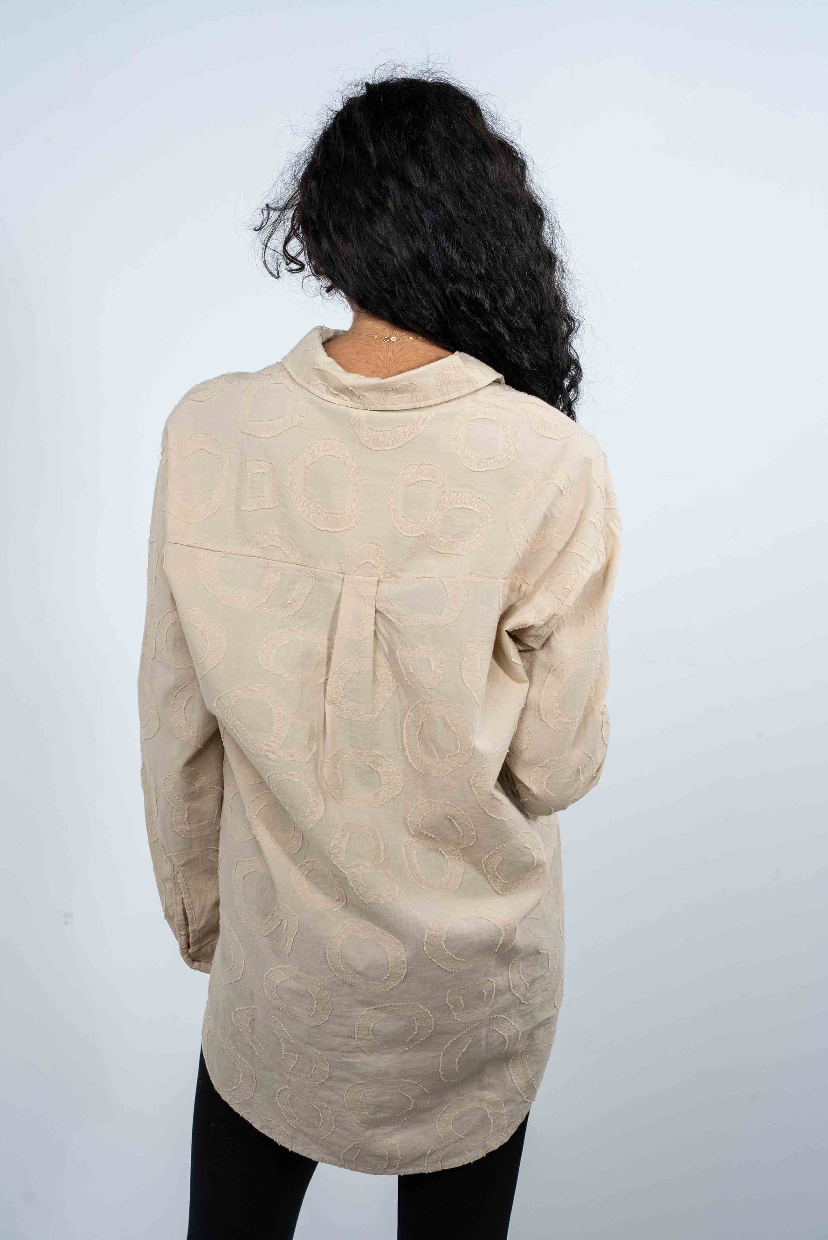 Oversized white shirt with raised rose embroidery