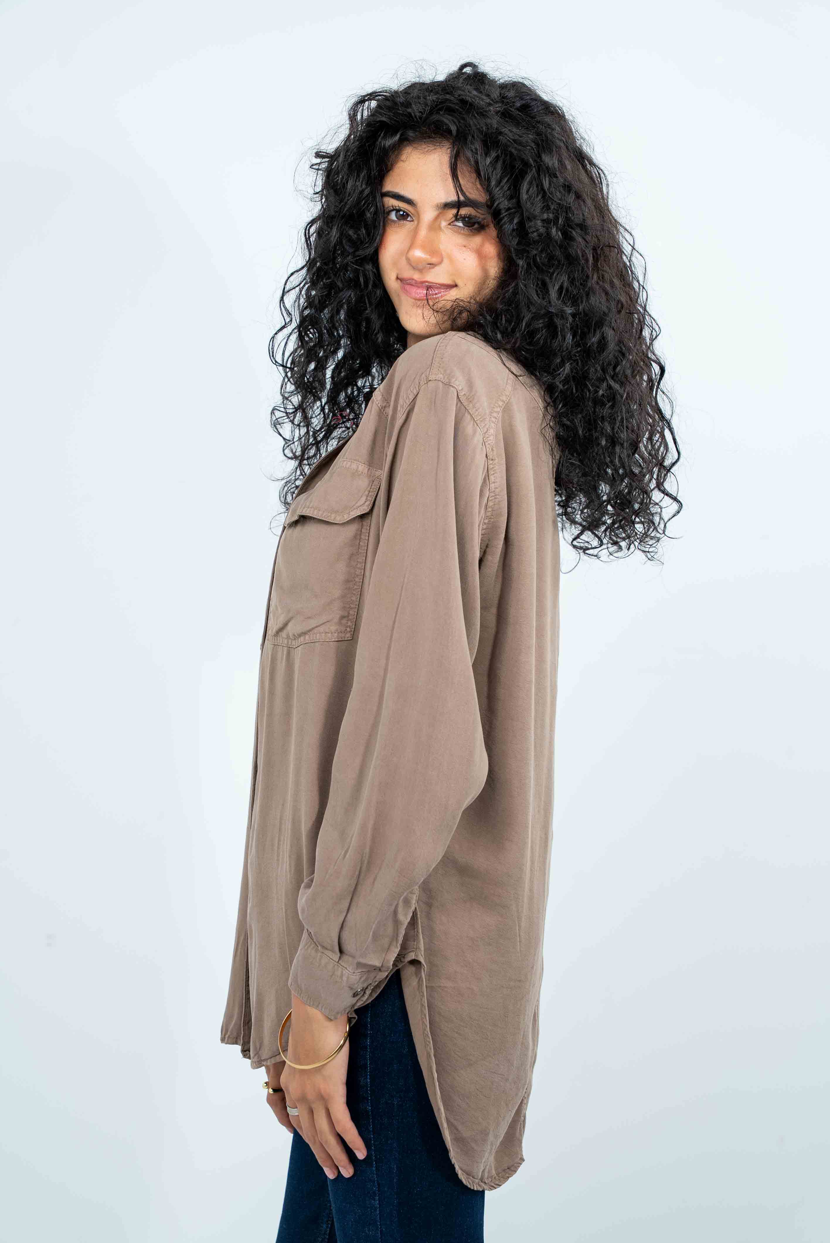 Shirt with front pocket