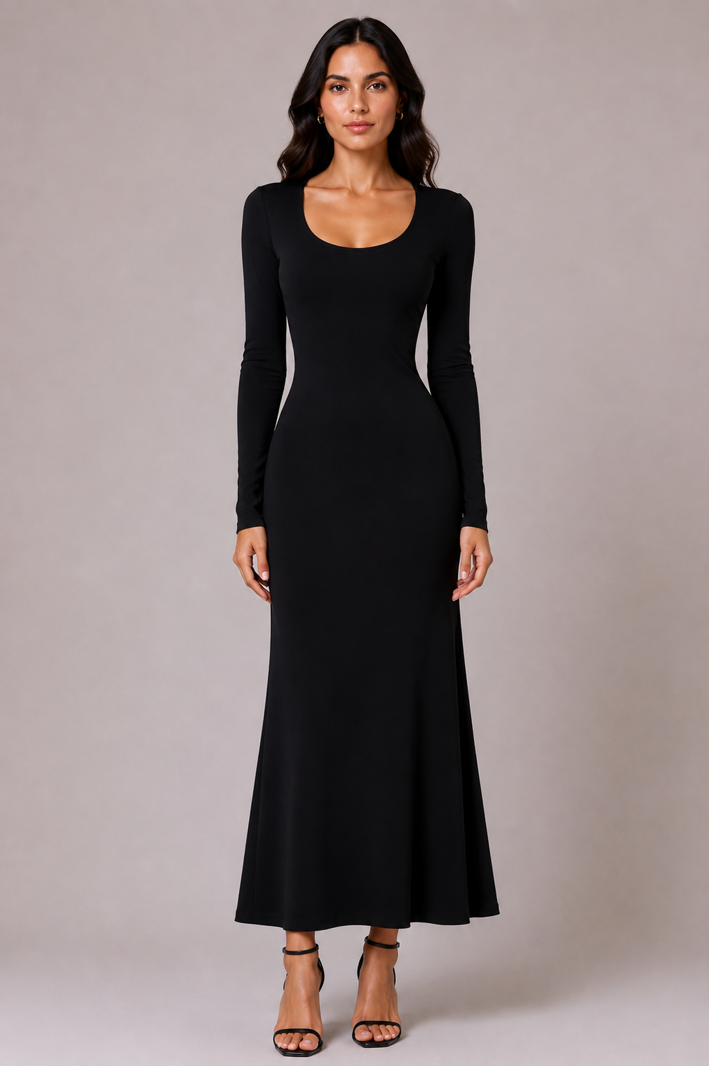 Long leopard-print dress with a round neck.