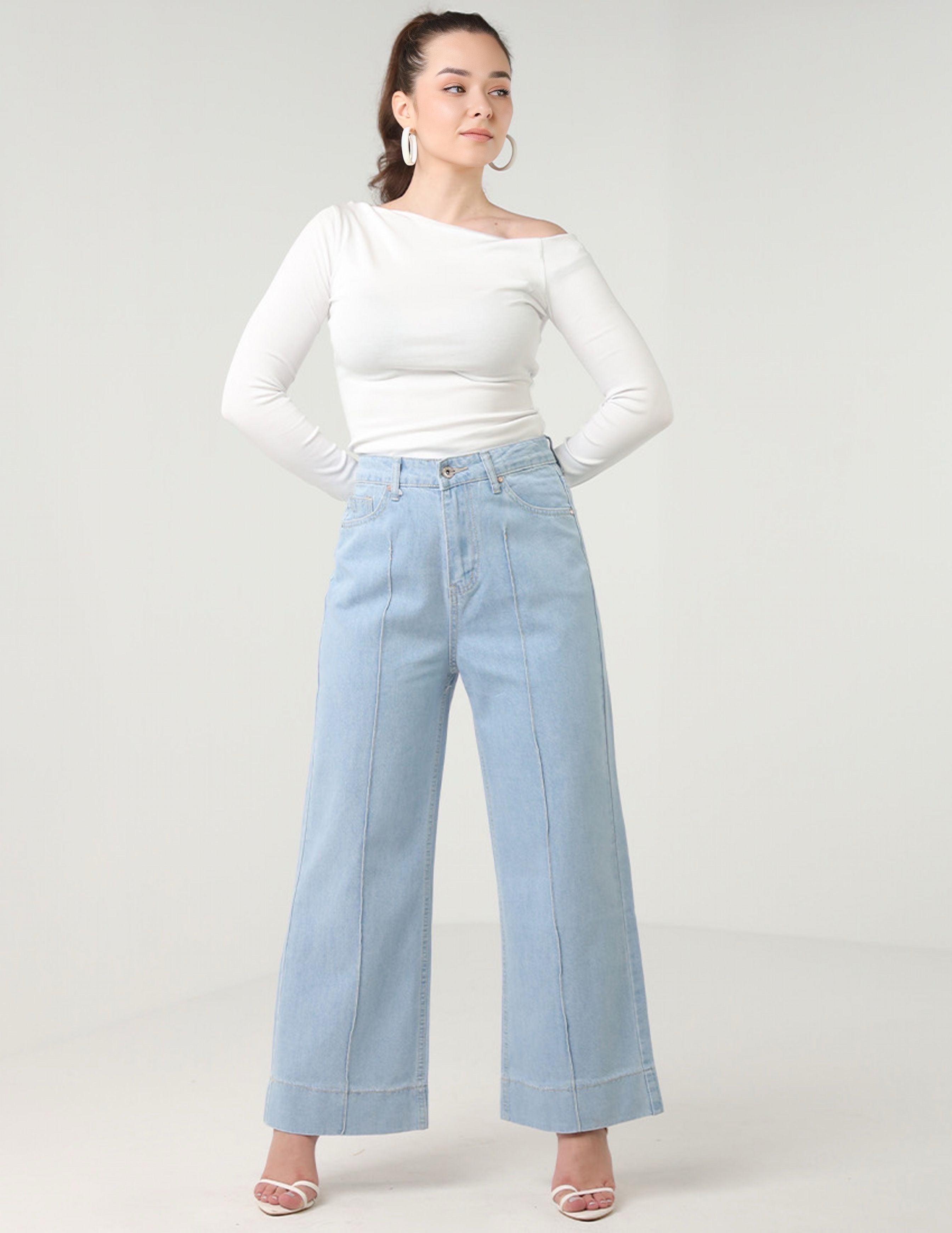 Wide legged Jeans