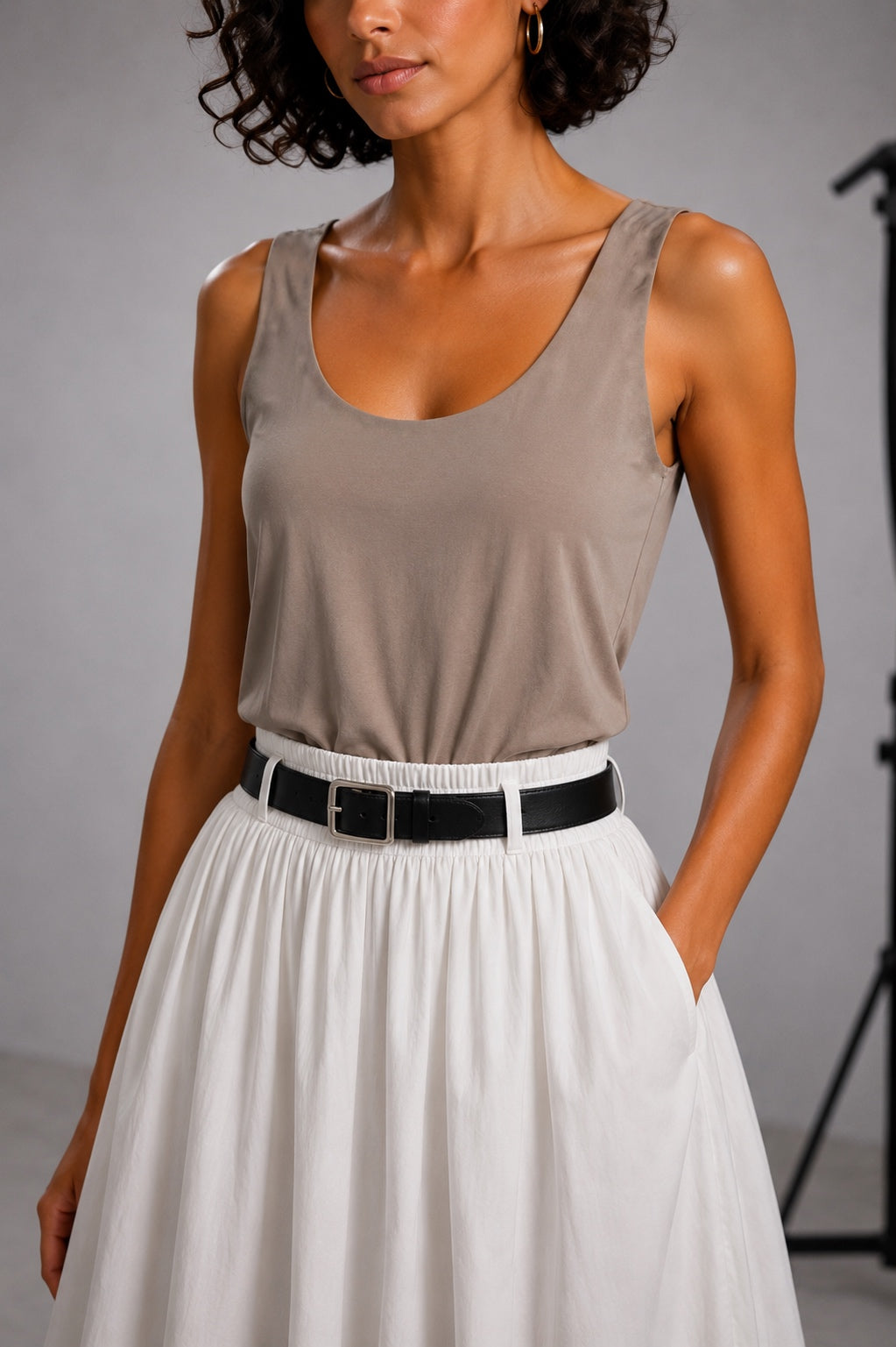 Basic sleeveless round-neck  tank top