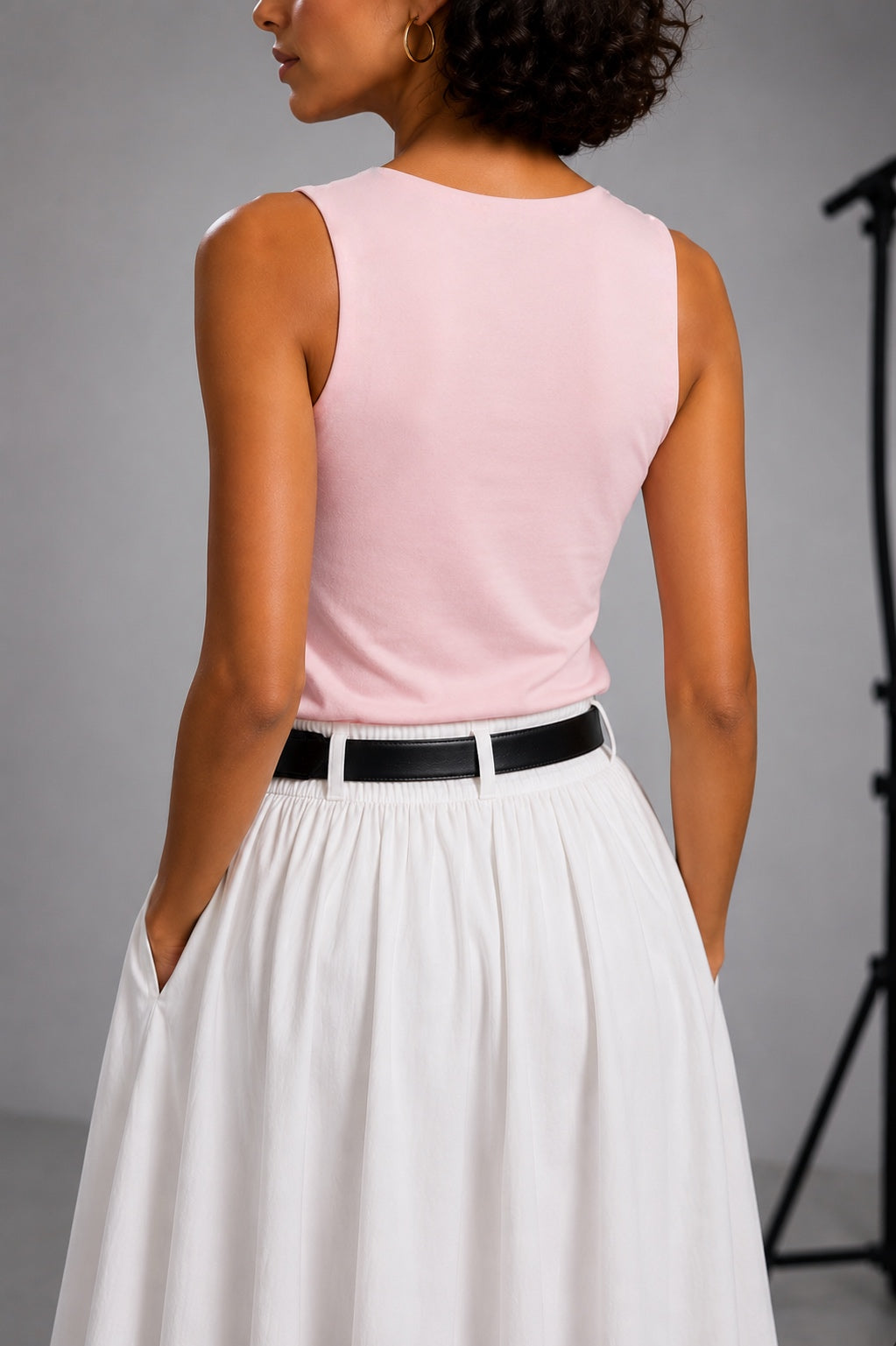 Basic sleeveless round-neck  tank top