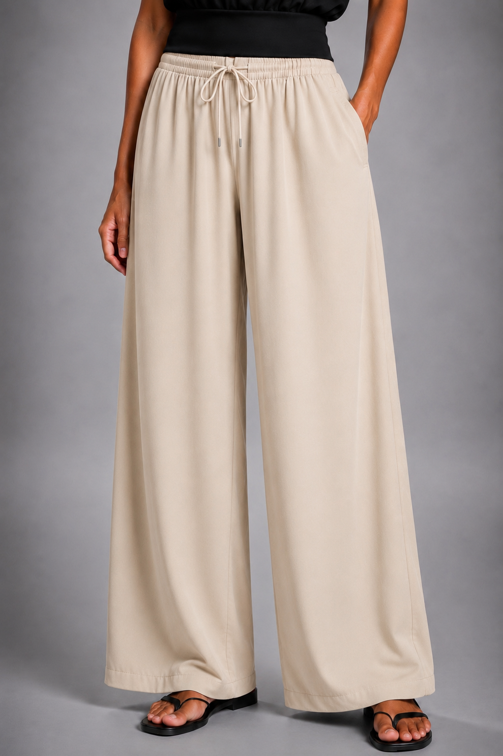 Straight-cut trousers with an elastic waist
