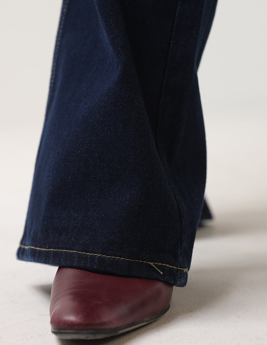 Wide Legged Jeans