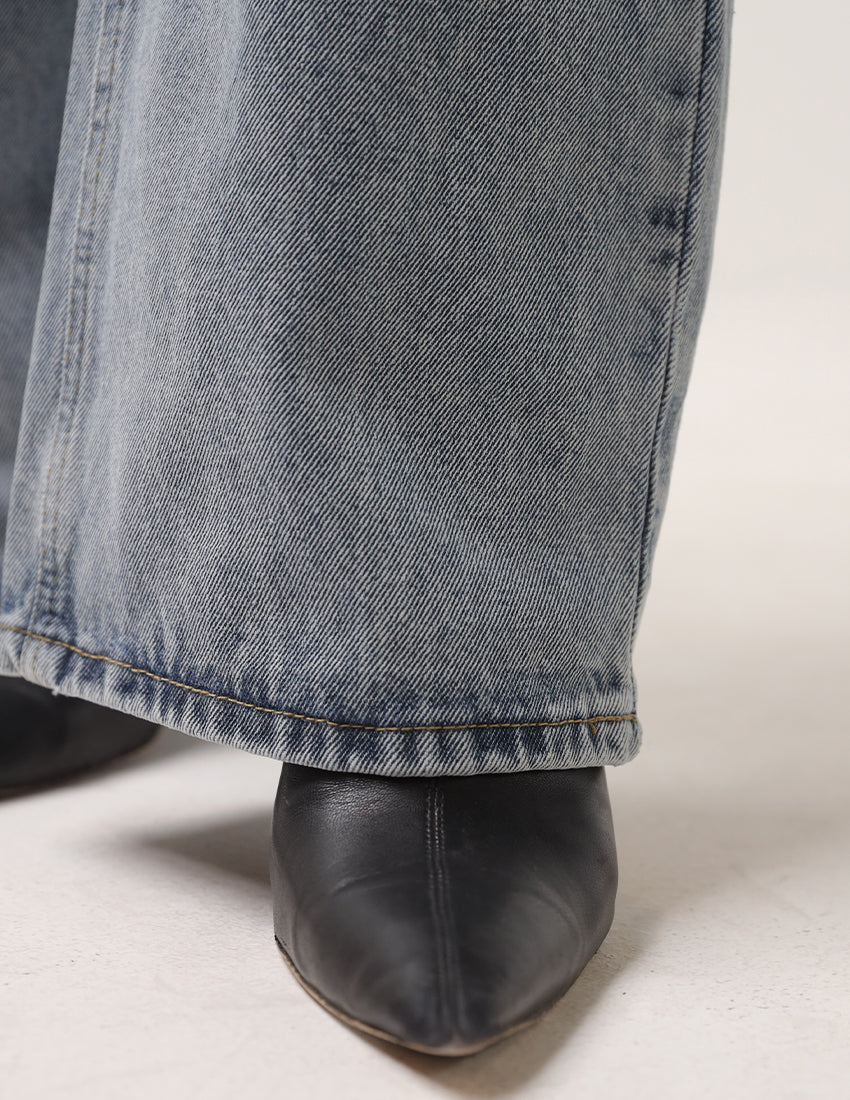 Straight cut legged Jeans