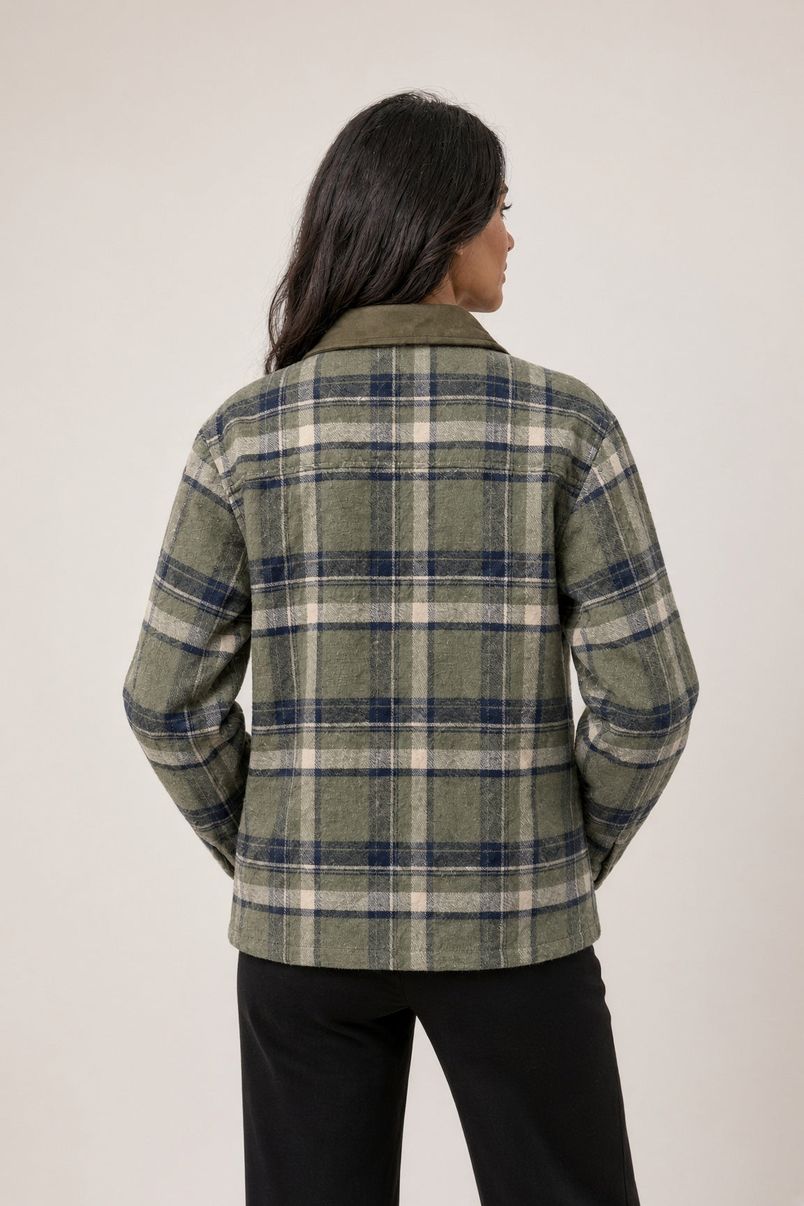 Checkered jacket with a shirt collar, snap-button chest closure, and side pockets.