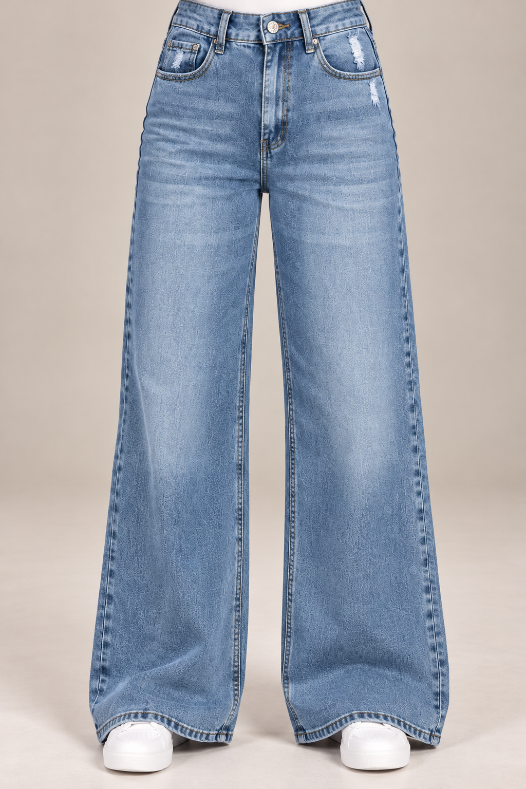 Wide-leg jeans with front distressing