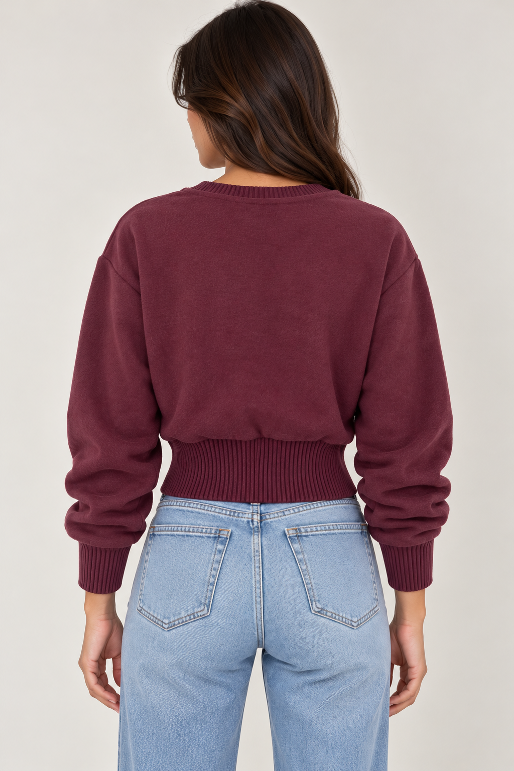 Cropped blouse with a fitted waist
