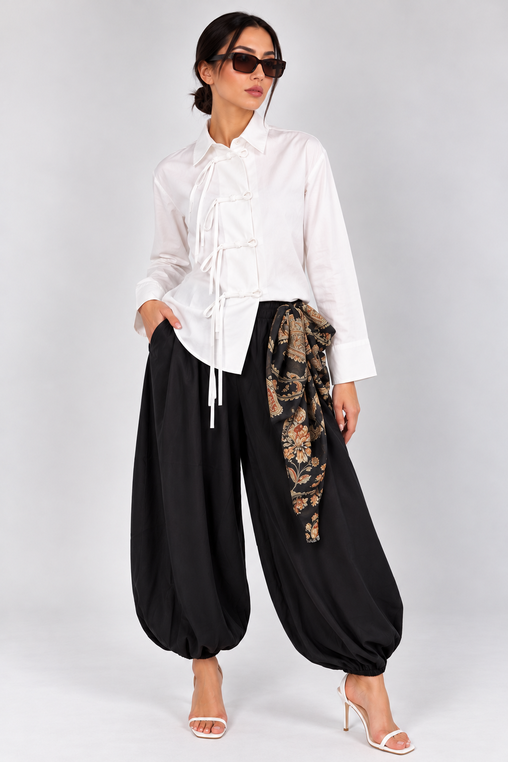 Balloon trousers with a scarf