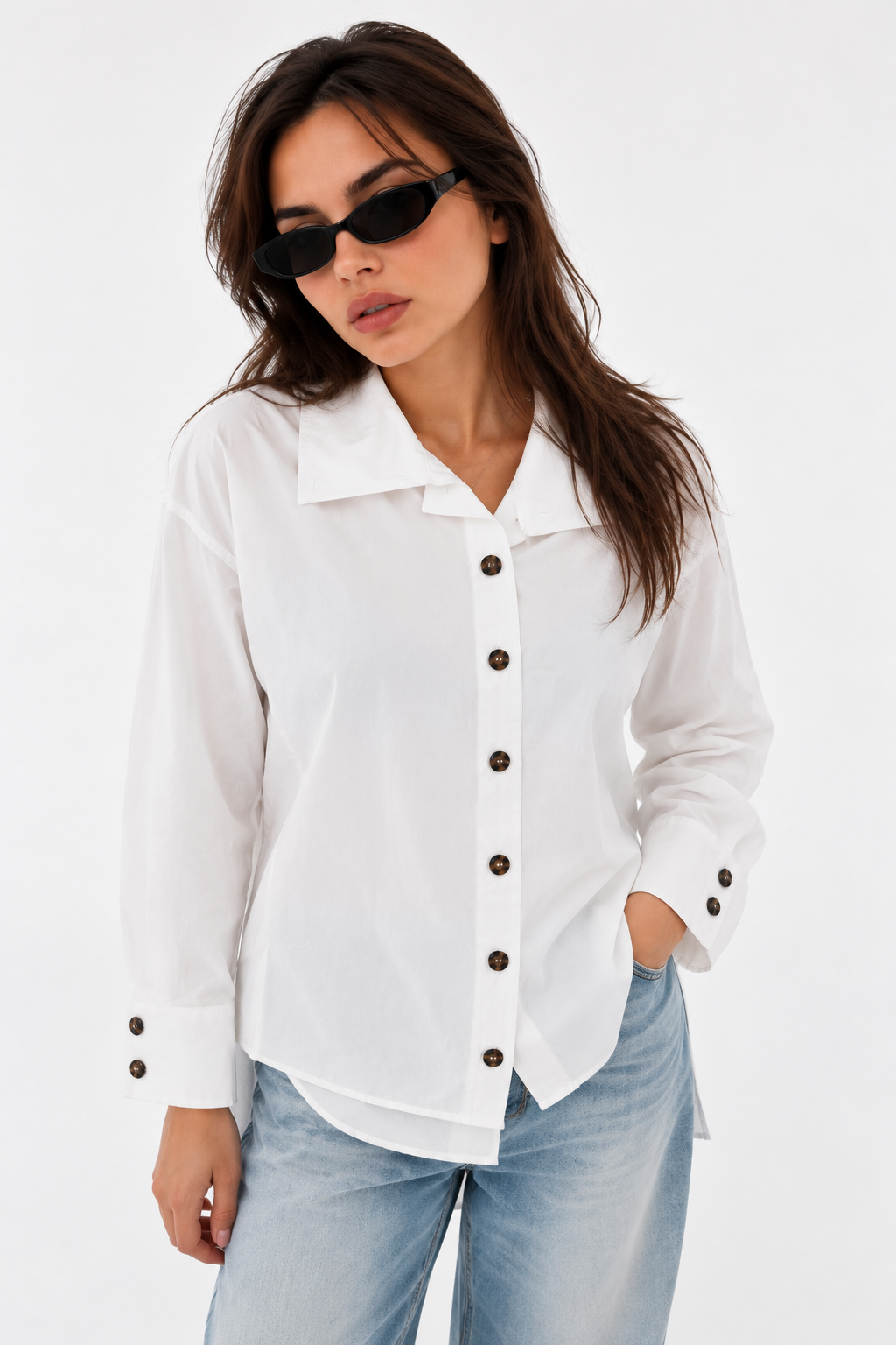 High-neck shirt with buttons and a button-down front.