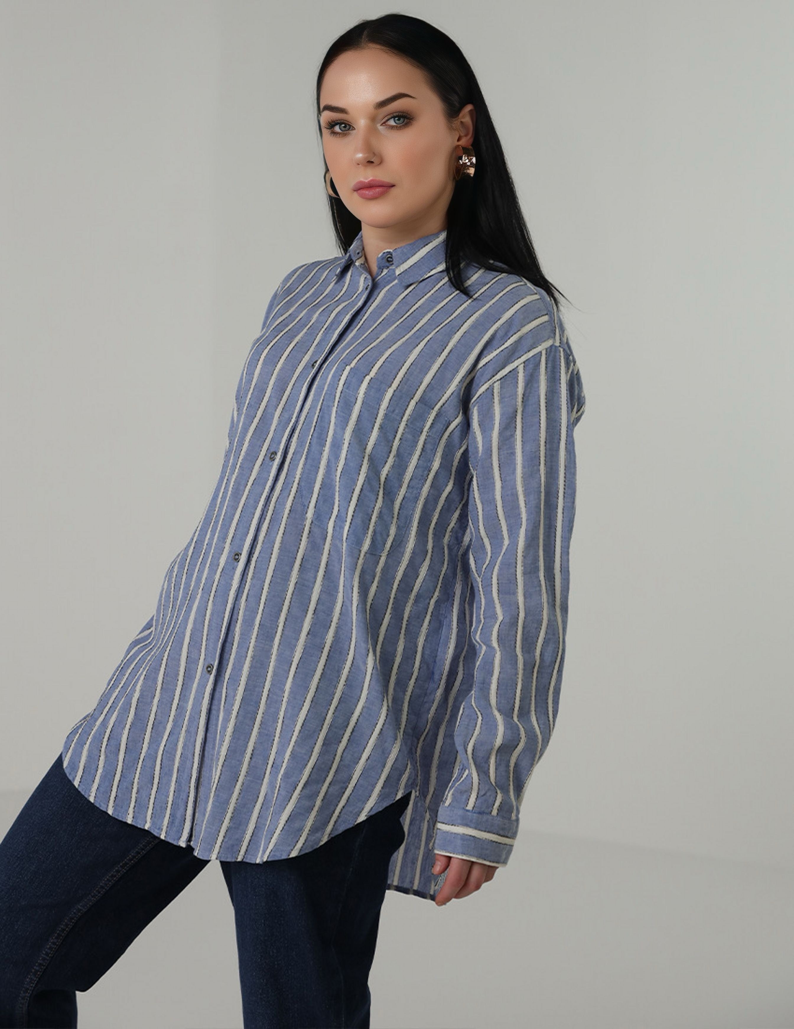 Oversized striped shirt with side pocket