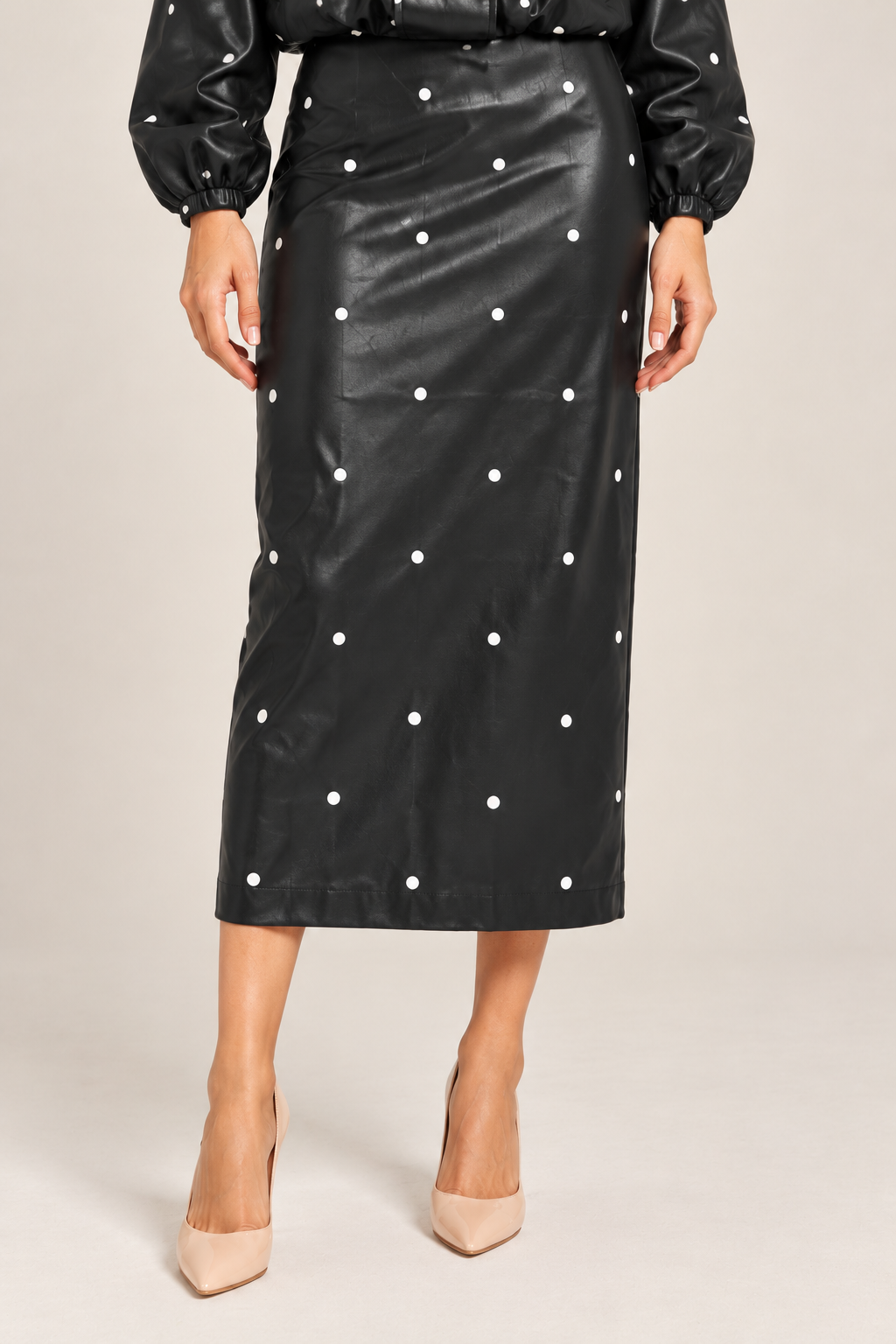 Black ribbed midi skirt with polka dot leather