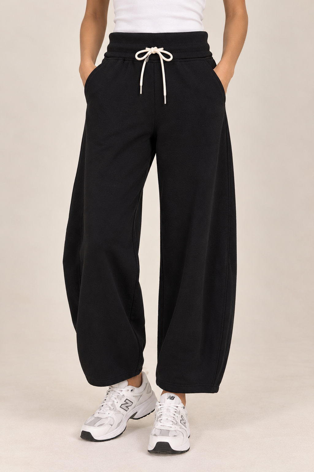 Sweatpants with a folded waist and elasticated leg
