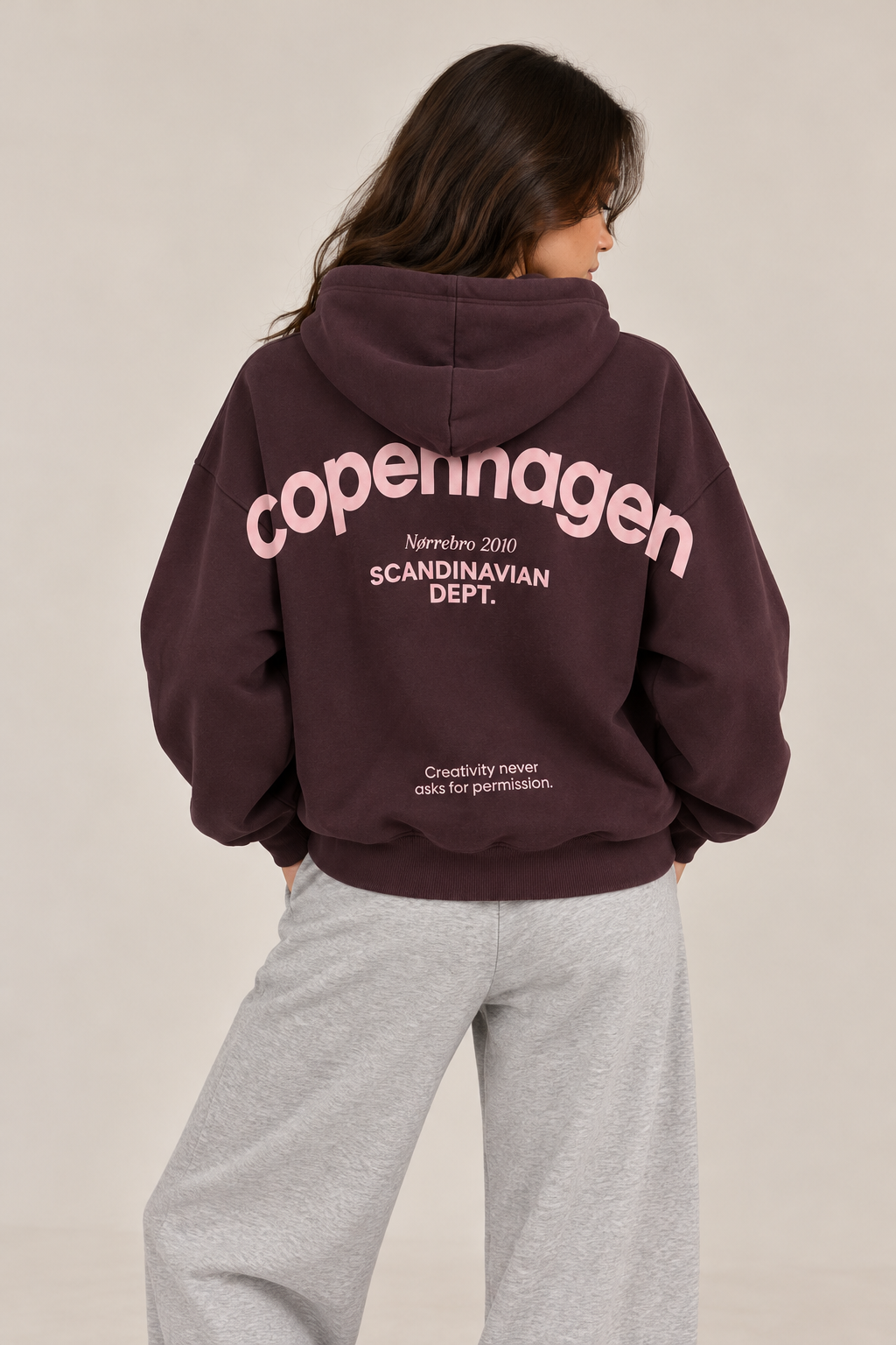 Tote hoodie with "Copenhagen" print on the front and back in pink
